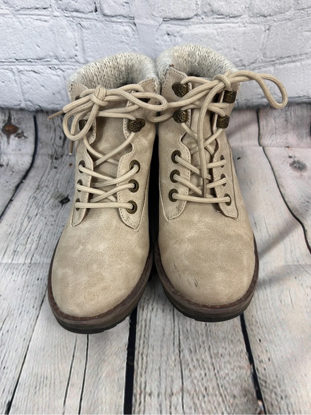 Blowfish Malibu Comet boots size 8.5